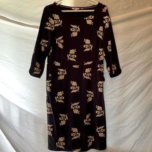 Navy and cream reds with 3 quarter sleeves. Worn a few times.